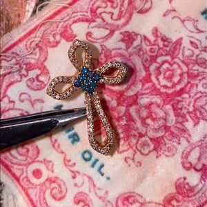 Trd blue diamond & white diamond pendent